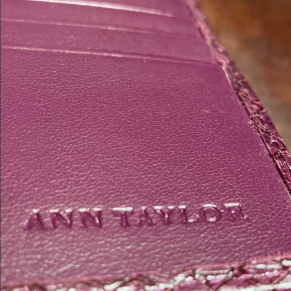Ann Taylor purple leather wallet - Picture 4 of 4